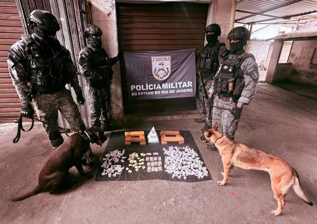 Operação com BOPE deixa um morto e apreende fuzil e drogas na Zona Norte de Niterói